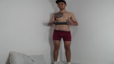 Snapshot of axel_ag chatting on 02-28-25, 07:25 Axel online show from 02-28-25, 07:25