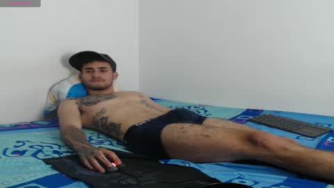 Snapshot of axel_ag chatting on 03-05-25, 09:04 Axel online show from 03-05-25, 09:04