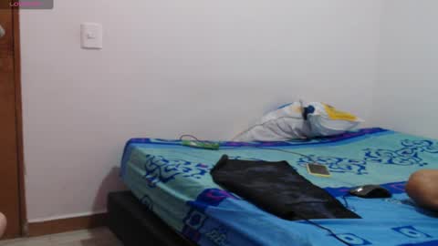 Snapshot of axel_ag chatting on 03-09-25, 06:11 Axel online show from 03-09-25, 06:11