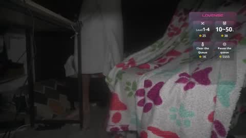 Axel online show from 04-19-26, 01:10