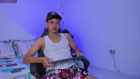 AXEL online show from 10-25-25, 11:40