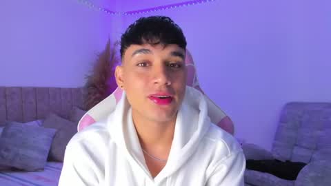 Snapshot of axel_cody_ chatting on 06-15-26, 09:00 AXEL online show from 06-15-26, 09:00