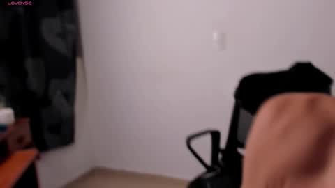 axel davis  online show from 11-18-25, 09:03