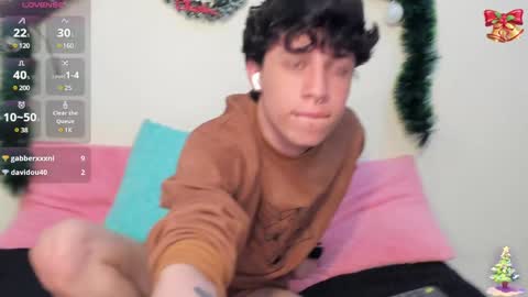 Axel Evanss online show from 12-19-24, 03:52