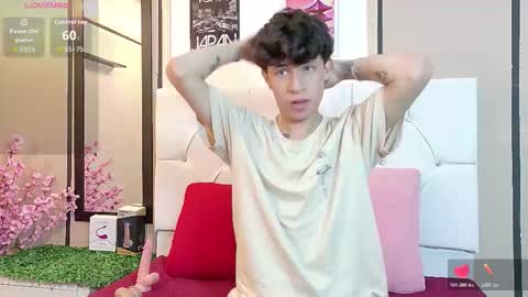 Axel Evanss online show from 10-31-25, 04:02