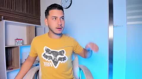 axel_grey_ online show from 09-14-25, 12:48