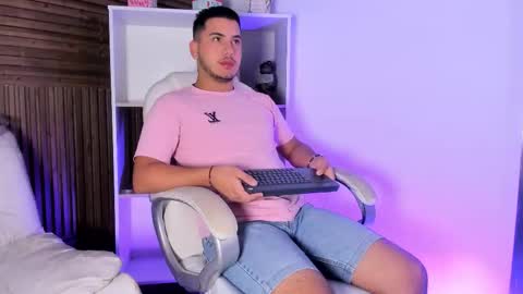 axel_grey_ online show from 12-02-25, 12:10