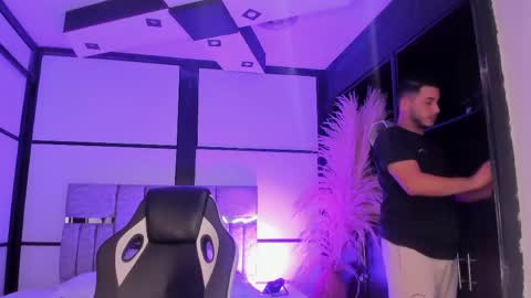 Snapshot of axel_grey_ chatting on 06-07-26, 05:22 axel_grey_ online show from 06-07-26, 05:22