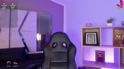 Snapshot of axel_grey_ chatting on 06-08-26, 01:22 axel_grey_ online show from 06-08-26, 01:22