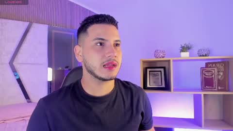 Snapshot of axel_grey_ chatting on 06-20-26, 12:30 axel_grey_ online show from 06-20-26, 12:30