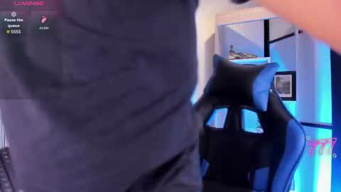 Snapshot of axel_grey_ chatting on 07-03-26, 05:25 axel_grey_ online show from 07-03-26, 05:25