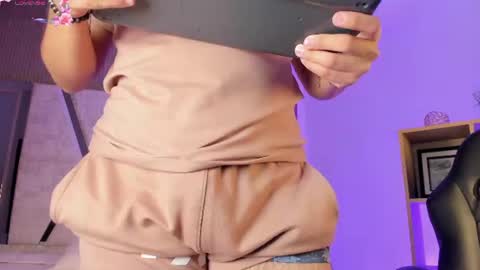 Snapshot of axel_grey_ chatting on 07-04-26, 12:44 axel_grey_ online show from 07-04-26, 12:44