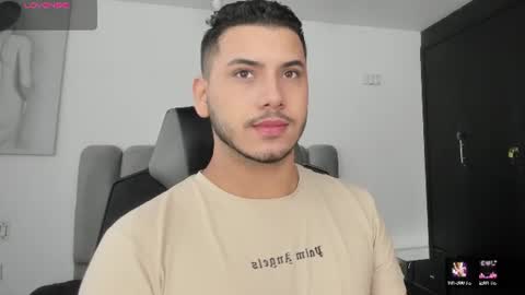 Snapshot of axel_grey_ chatting on 07-12-26, 12:40 axel_grey_ online show from 07-12-26, 12:40