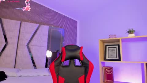 Snapshot of axel_grey_ chatting on 07-15-26, 12:32 axel_grey_ online show from 07-15-26, 12:32