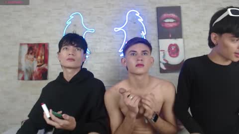 Snapshot of axel_milo_and_kairo chatting on 11-15-25, 08:38 axel_milo_and_kairo online show from 11-15-25, 08:38