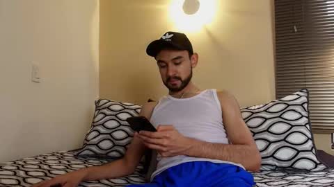 Axel Moon online show from 12-15-25, 07:40