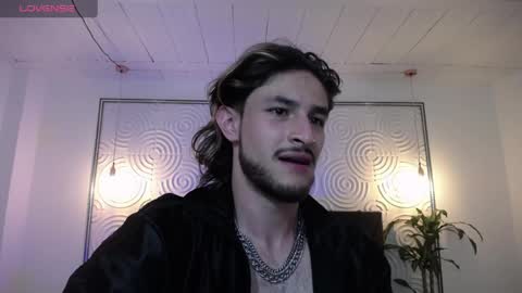 Axel  online show from 05-29-26, 02:20
