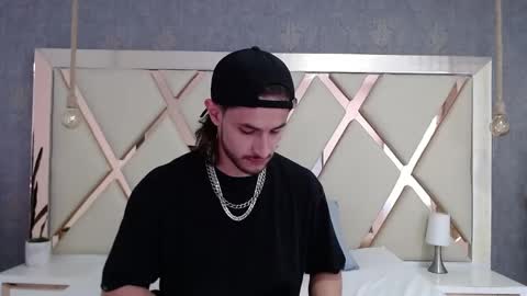 Axel  online show from 05-30-26, 02:52