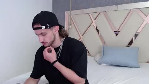Axel  online show from 05-30-26, 03:09
