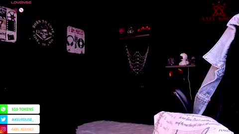 Snapshot of axel_rouse1 chatting on 10-02-25, 04:36 Axel Rouse online show from 10-02-25, 04:36