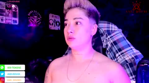 Snapshot of axel_rouse1 chatting on 10-22-25, 01:06 Axel Rouse online show from 10-22-25, 01:06