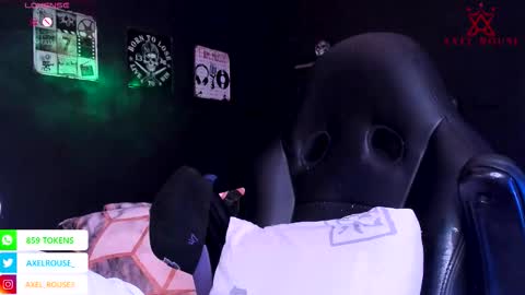 Snapshot of axel_rouse1 chatting on 11-28-25, 01:08 Axel Rouse online show from 11-28-25, 01:08