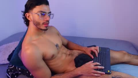 Snapshot of axel_stein03 chatting on 01-10-26, 04:47 axel stein NEW ACCOUNT online show from 01-10-26, 04:47