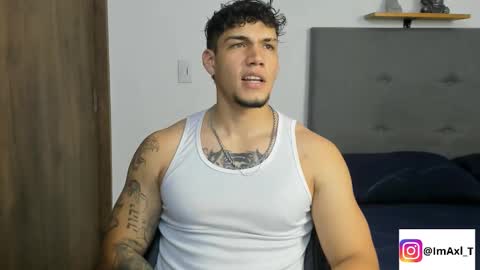 INDEPENDENT MODEL  online show from 11-12-25, 07:13