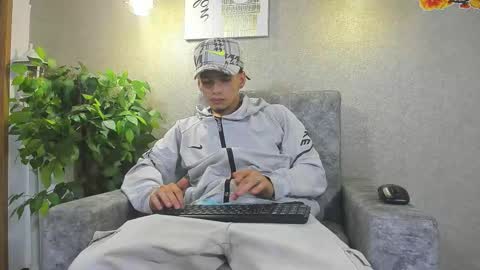 Snapshot of axel_wiliams chatting on 11-18-25, 03:56 axel online show from 11-18-25, 03:56