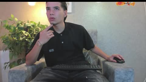 Snapshot of axel_wiliams chatting on 01-07-26, 11:23 axel online show from 01-07-26, 11:23