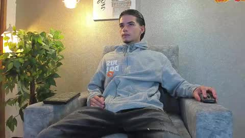 Snapshot of axel_wiliams chatting on 01-08-26, 11:23 axel online show from 01-08-26, 11:23