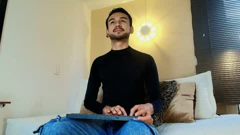 Snapshot of axelclark_s chatting on 05-26-26, 04:58 Axel Clark online show from 05-26-26, 04:58