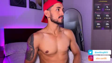 Snapshot of axelking13 chatting on 10-28-25, 10:23 Axel King online show from 10-28-25, 10:23