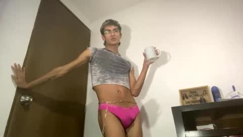 Axel  online show from 01-14-25, 01:36