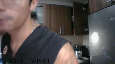 Axel  online show from 10-07-25, 12:08