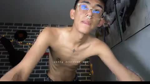 Snapshot of axelshade chatting on 10-29-25, 04:26 axelshade online show from 10-29-25, 04:26