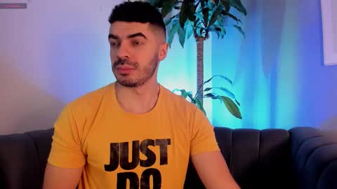 Axel Thompsom online show from 12-14-25, 11:04