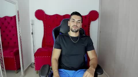 Axel online show from 06-24-26, 09:58