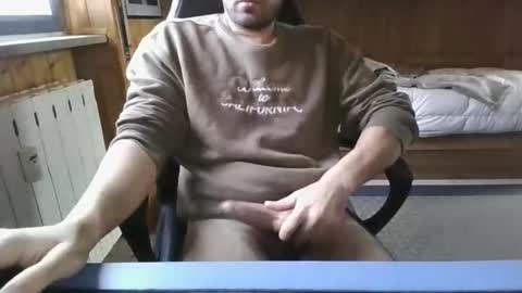 Snapshot of axelxidan chatting on 10-01-25, 06:52 Axel online show from 10-01-25, 06:52