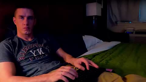 Axl online show from 01-06-25, 08:18