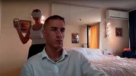 Axl online show from 10-08-25, 08:01