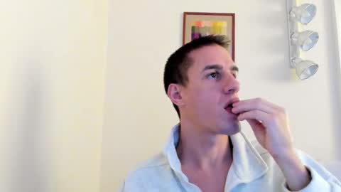 Axl online show from 12-15-25, 10:52