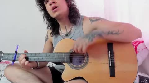 Snapshot of axl_kush_ chatting on 04-29-26, 05:30 Axel Kush online show from 04-29-26, 05:30