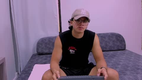 Snapshot of axxel_body chatting on 04-06-26, 07:26 Axxel online show from 04-06-26, 07:26