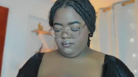 Snapshot of ayanaa_ebony_ chatting on 07-08-26, 11:26 Ayana online show from 07-08-26, 11:26