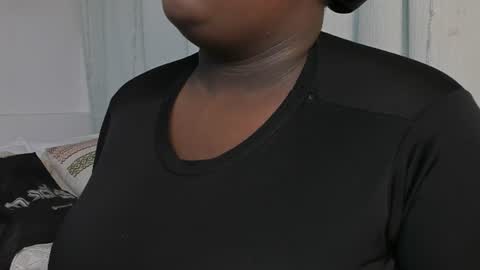 Snapshot of ayanaa_ebony_ chatting on 07-14-26, 11:27 Ayana online show from 07-14-26, 11:27
