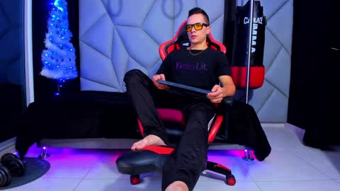 Snapshot of aydenmillerdom chatting on 12-10-24, 04:27 Ayden Miller online show from 12-10-24, 04:27