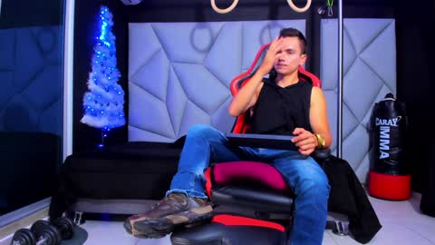 Snapshot of aydenmillerdom chatting on 12-15-24, 05:56 Ayden Miller online show from 12-15-24, 05:56