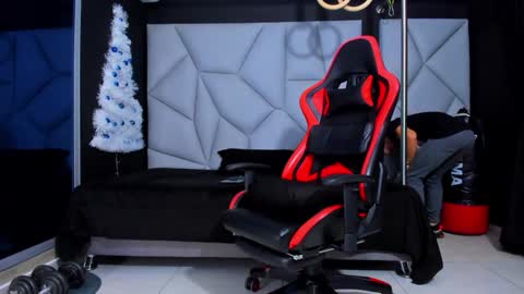 Snapshot of aydenmillerdom chatting on 12-16-24, 04:45 Ayden Miller online show from 12-16-24, 04:45