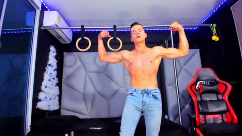 Snapshot of aydenmillerdom chatting on 12-24-24, 04:22 Ayden Miller online show from 12-24-24, 04:22